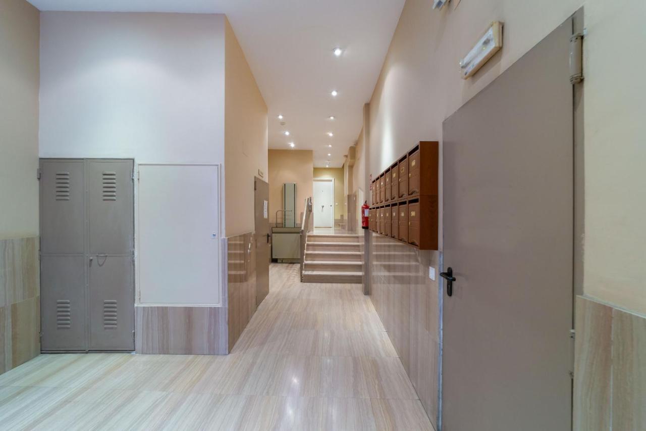 Apartamentos Gran Via Μαδρίτη Εξωτερικό φωτογραφία